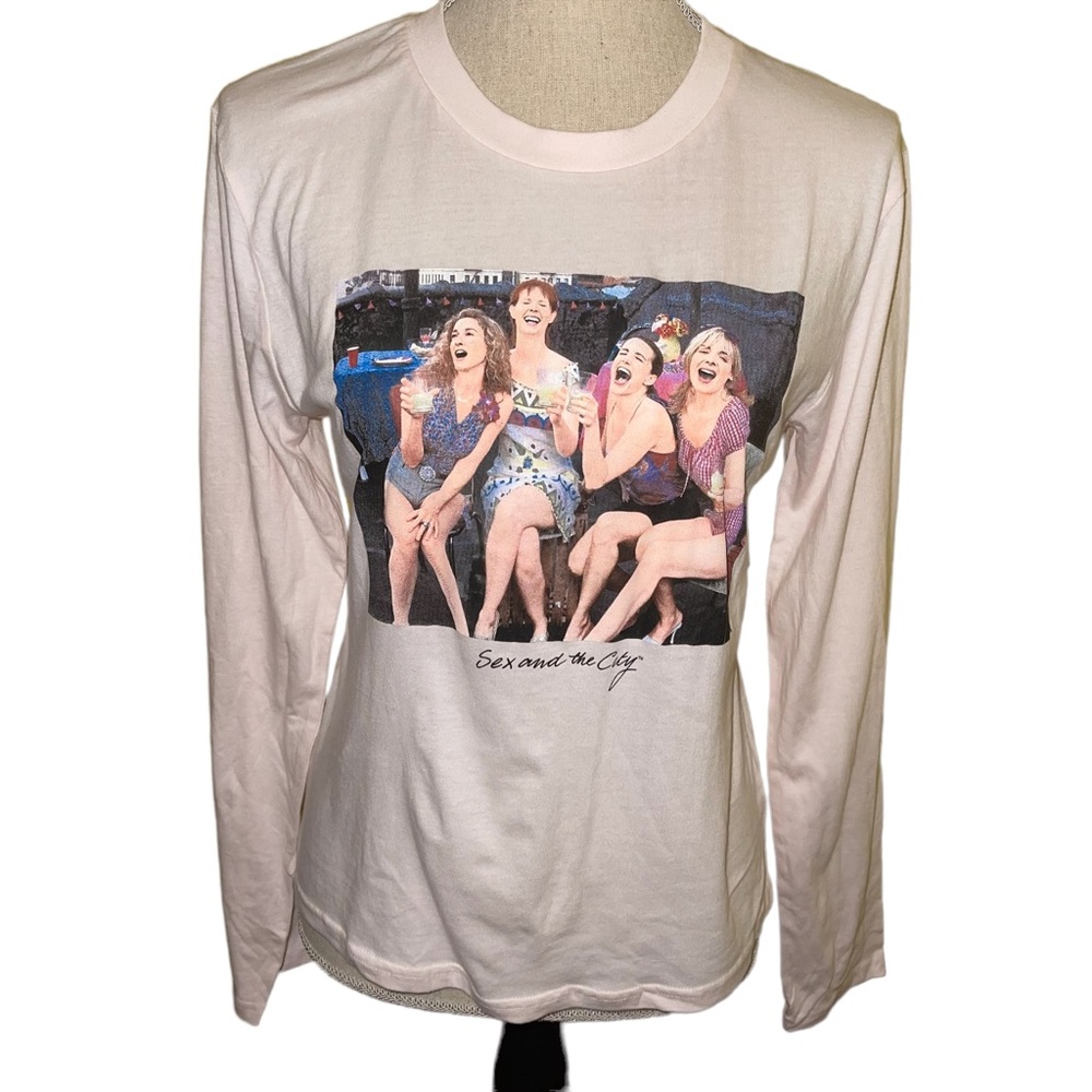 Sex In The City HBO Long Sleeve T-Shirt Size M Pale Pink NWOT Lightweight